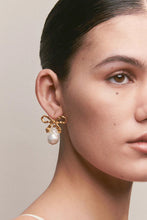 Cargar imagen en el visor de la galería, Pendientes Flavia Pearls
