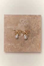 Cargar imagen en el visor de la galería, Pendientes Flavia Pearls