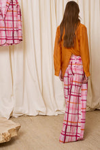 Cargar imagen en el visor de la galería, Pantalones Cuadros Rosa