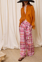 Cargar imagen en el visor de la galería, Pantalones Cuadros Rosa