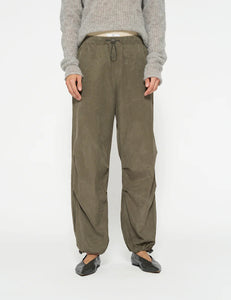 Pantalones Parachute