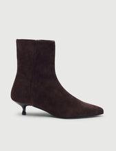 Cargar imagen en el visor de la galería, Botines Paula Brown Suede