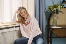 Cargar imagen en el visor de la galería, Sudadera Mon cheri Rosa