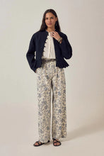 Cargar imagen en el visor de la galería, Pantalones Simone White Fuji