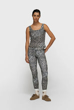 Cargar imagen en el visor de la galería, Camiseta Tank Leopard