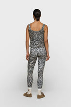 Cargar imagen en el visor de la galería, Camiseta Tank Leopard
