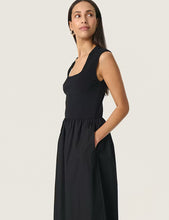 Cargar imagen en el visor de la galería, Vestido Simone Black