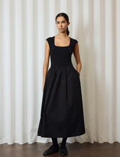 Cargar imagen en el visor de la galería, Vestido Simone Black
