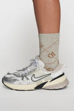 Cargar imagen en el visor de la galería, Calcetines Monogram Grey