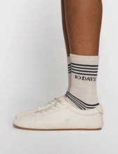 Cargar imagen en el visor de la galería, Calcetines Stripes Black