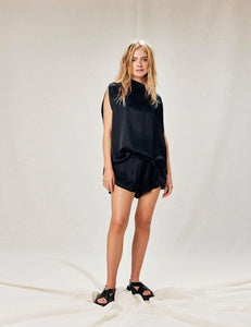 Short Satin Black