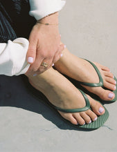 Cargar imagen en el visor de la galería, Flip Flop Green