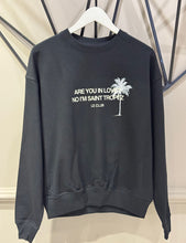 Cargar imagen en el visor de la galería, Sudadera Are you in love?