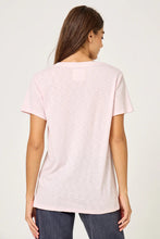 Cargar imagen en el visor de la galería, Camiseta Heart Baby Pink