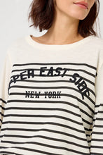 Cargar imagen en el visor de la galería, Camiseta Upper East Side