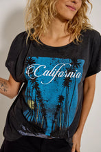 Cargar imagen en el visor de la galería, Camiseta California