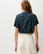 Cargar imagen en el visor de la galería, Camiseta Too