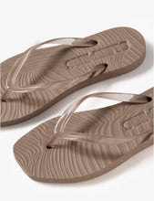 Cargar imagen en el visor de la galería, Flip Flop Sand Transparente