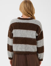 Cargar imagen en el visor de la galería, Jersey Tayzie Brown