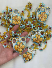 Cargar imagen en el visor de la galería, Collar Vase