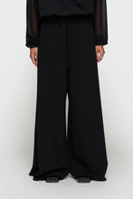 Cargar imagen en el visor de la galería, Pantalones Crepe Black