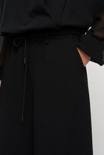 Cargar imagen en el visor de la galería, Pantalones Crepe Black
