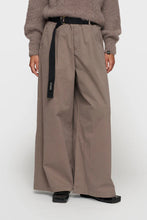 Cargar imagen en el visor de la galería, Pantalones Wide Taupe