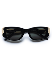 Cargar imagen en el visor de la galería, Gafas Wavy Black