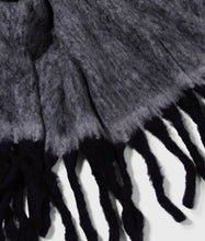 Cargar imagen en el visor de la galería, Manta Wool Blend Plaid Black