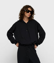 Cargar imagen en el visor de la galería, Sudadera Balloon Wrap Hoodie Negro