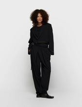 Cargar imagen en el visor de la galería, Chaqueta Belted Crepe