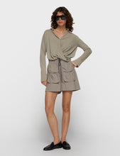 Cargar imagen en el visor de la galería, Blusa Wrap Fog