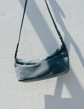 Cargar imagen en el visor de la galería, Bolso Boom Boom Serraje Azul