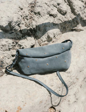 Cargar imagen en el visor de la galería, Bolso Boom Boom Serraje Azul