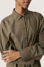 Cargar imagen en el visor de la galería, Camisa Joa Kaki