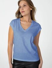 Cargar imagen en el visor de la galería, Camiseta Basic Airy Blue