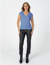 Cargar imagen en el visor de la galería, Camiseta Basic Airy Blue