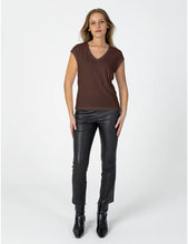 Cargar imagen en el visor de la galería, Camiseta Basic Chocolate