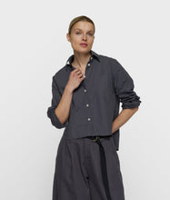 Cargar imagen en el visor de la galería, Camisa Cropped Shoulder Steel Blue