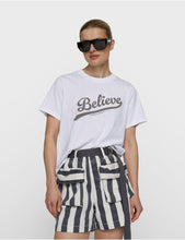 Cargar imagen en el visor de la galería, Camiseta Petite Believe