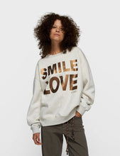 Cargar imagen en el visor de la galería, Sudadera Smile Love