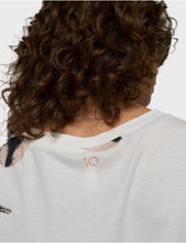 Cargar imagen en el visor de la galería, Camiseta Flowers Ecru