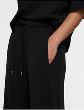 Cargar imagen en el visor de la galería, Pantalones Scuba Black