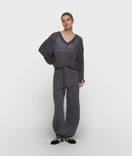 Cargar imagen en el visor de la galería, Jersey Thin V Neck Knit Steel Blue