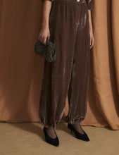 Cargar imagen en el visor de la galería, Total Look Linda Terciopelo Topo