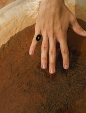 Cargar imagen en el visor de la galería, Anillo Onyx Celestina