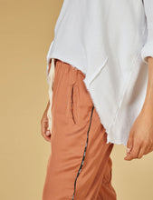 Cargar imagen en el visor de la galería, Pantalones Shiny