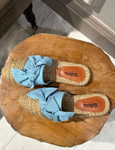 Cargar imagen en el visor de la galería, Espardeñas Lazo Pastel Blue