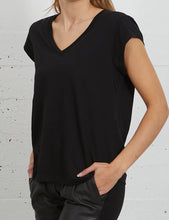 Cargar imagen en el visor de la galería, Camiseta Basic Black